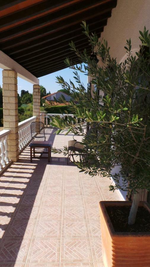 Number9 - Now With Air Conditioned Rooms Carlipa Exterior photo